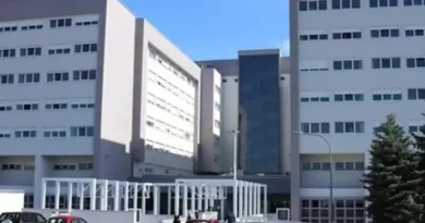 Žena pala sa petog sprata UKC-a