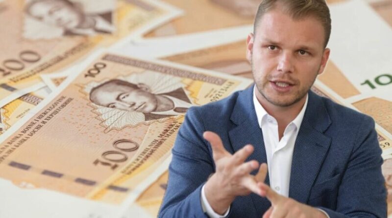 STANIVUKOVIĆEVO LUDILO: Sve gradske pare samo on kontroliše