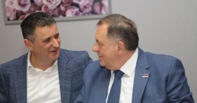 Napadi na Đajića otvaraju pitanje – ko se boji većih plata u zdravstvu?