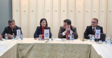 KAKAV BOLESNIK: Stanivuković ODBIO sastanak u prostorijama SDS – svi morali u Hotel