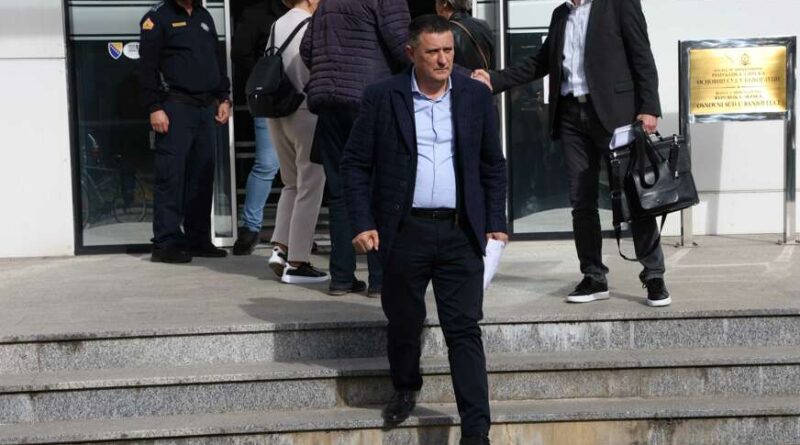 𝐏𝐑𝐈𝐓𝐈𝐒𝐂𝐈 𝐍𝐀 𝐒𝐔𝐃? 𝐊𝐨 𝐛𝐥𝐨𝐤𝐢𝐫𝐚 𝐫𝐞𝐠𝐢𝐬𝐭𝐫𝐚𝐜𝐢𝐣𝐮 stranke 𝐝𝐫 𝐕𝐥𝐚𝐝𝐞 Đ𝐚𝐣𝐢ć𝐚 𝐢 𝐩𝐨 č𝐢𝐣𝐞𝐦 𝐧𝐚𝐥𝐨𝐠𝐮?