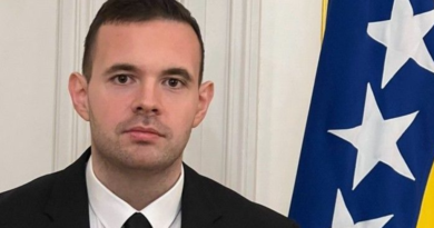 Sakić o duelu Minića i Stanivukovića: “Draško bi da bude Dodik, a ne može”