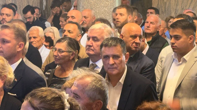 Đajić prisustvovao Spasovdanskoj litiji u Banjaluci: “Ovo je slika zajedništva, vjere i ljubavi prema narodu”