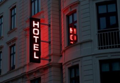 ČAČANIN TUŽIO HOTEL JER SU NJEGOVOJ ŽENI OTKRILI S KIM JE PROVEO NOĆ