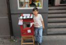 SRCE BANJALUKE OSVOJIO MALI KOSTA! Sa nepunih 8 godina zarađuje za poklon mami i baki (FOTO)