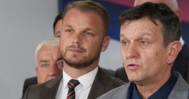 DVE BUDALETINE: Stanivuković priča kako je Blanuša plakao pred njim