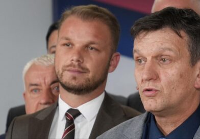DVE BUDALETINE: Stanivuković priča kako je Blanuša plakao pred njim