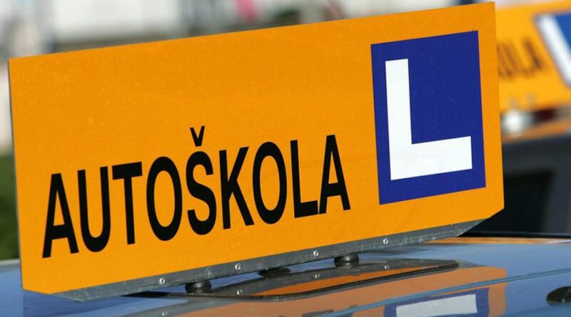 SVE SKUPLJE DO VOLANA, a instruktori tvrde “Vozačka se kupuje kao SLAMNATI ŠEŠIR”