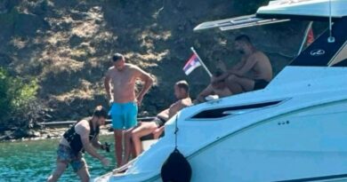Draško i drugari na luksuznoj jahti u crnogorskom primorju