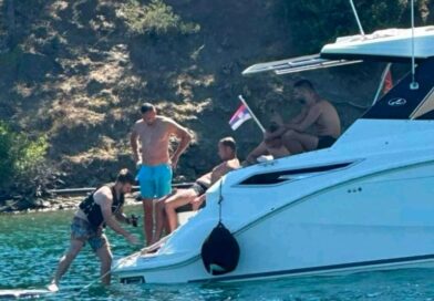 Draško i drugari na luksuznoj jahti u crnogorskom primorju