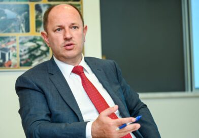 Luka Petrović SATRAO ERS; Opet dižu kredit