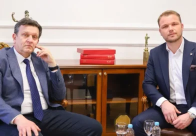 Mahao anketama, pa dobio “mahanje” iz SDS-a: Kako je Stanivuković ostao bez podrške