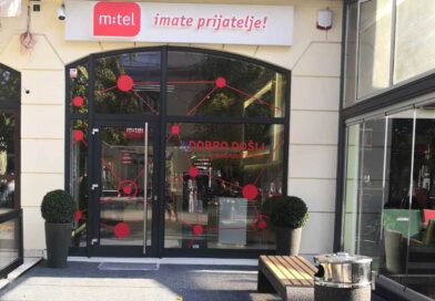 Ogromne gužve na šalterima MTEL-a; Ogorčeni građani masovno raskidaju ugovore FOTO